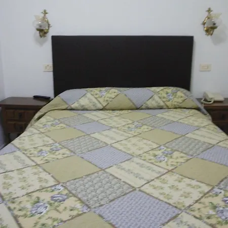 Hotel Conde